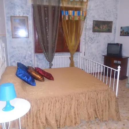 Tropical Bed&Breakfast Frühstückspension Lucca