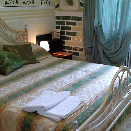 Tropical Bed&Breakfast 3* Lucca